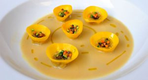 tortelli-di-cinta-senese-brodetto-castagne-e-gallina